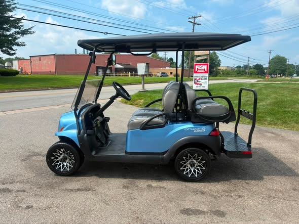 Gas vs electric golf cart – 2023 Club Car Onward Lithium Golf Cart – Light Blue, 1-Owner