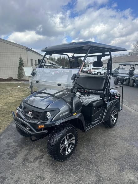 2025 TrailMaster Taurus 200 gas golf cart front angle in gray