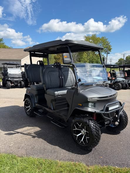 charcoal-2026-denago-rover-xl-lithium-2 charcoal gray Denago Rover XL lithium cart showing LED light bar and brush guard